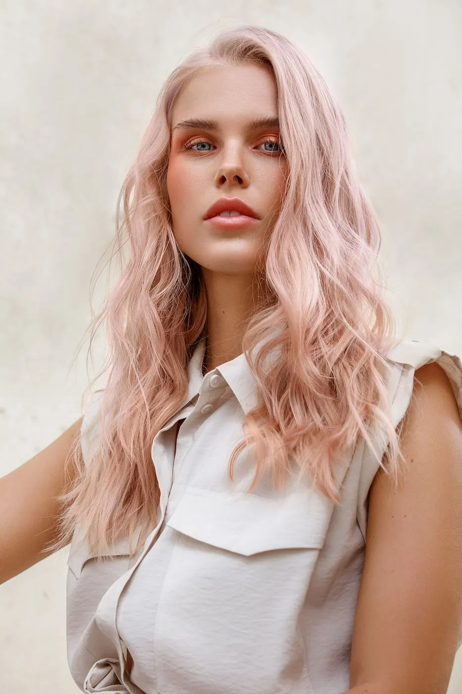 Blonde ID Look 2 aus den Kollektionen