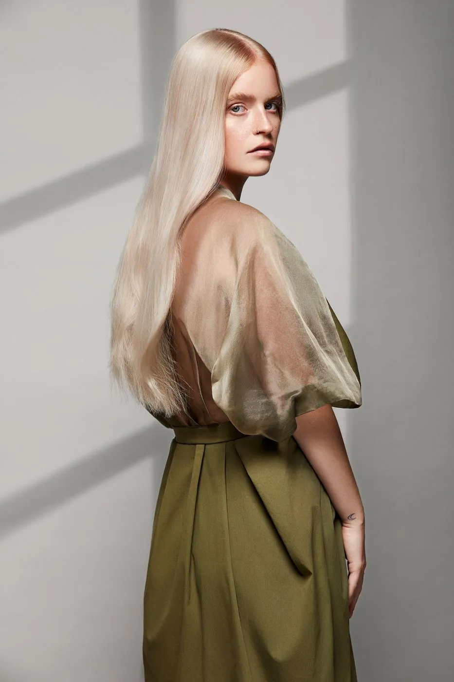 Blonde ID Look 14 aus den Kollektionen